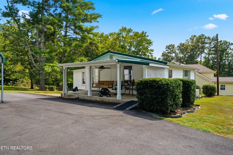 2353 Old Harriman Hwy, Harriman, TN 37748