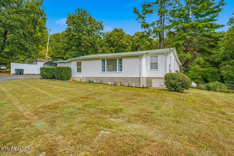 2353 Old Harriman Hwy, Harriman, TN 37748