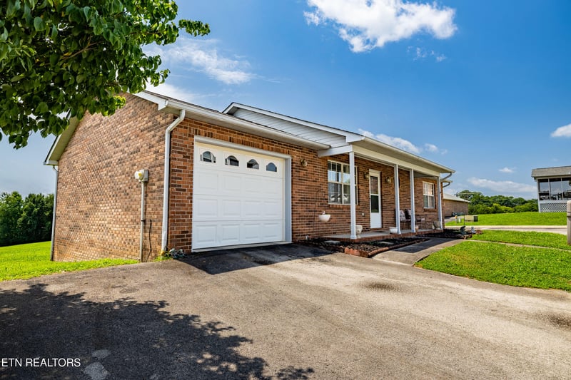 2354 Governors Ct, Maryville, TN 37801