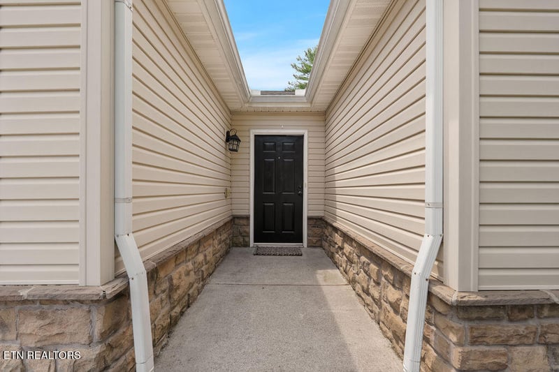 2358 Slate Valley Ln, Knoxville, TN 37923