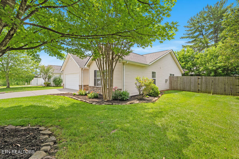 2358 Slate Valley Ln, Knoxville, TN 37923