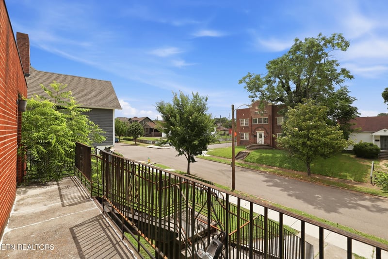 2359 E 5th Ave, Knoxville, TN 37917