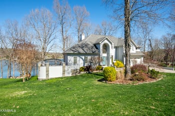 236 High Pointe Village Way, Kingston, TN 37763