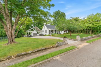 236 Hillcrest Dr, Knoxville, TN 37918