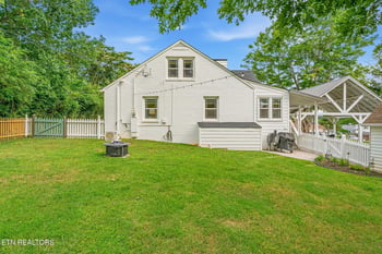 236 Hillcrest Dr, Knoxville, TN 37918