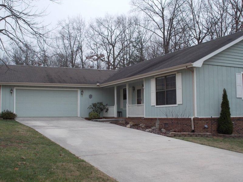 236 Lakeview Dr, Fairfield Glade, TN 38558