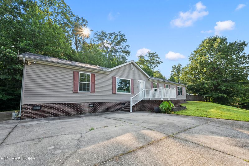 236 Loggers Ln, Clinton, TN 37716