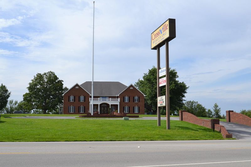 236 Miller Ave, Crossville, TN 38555