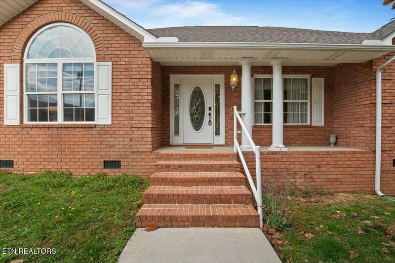 236 Mountain Perkins Ln, Jacksboro, TN 37757