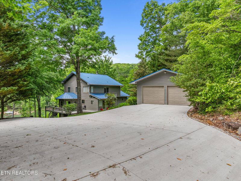 236 Norris Shores Ln, Sharps Chapel, TN 37866