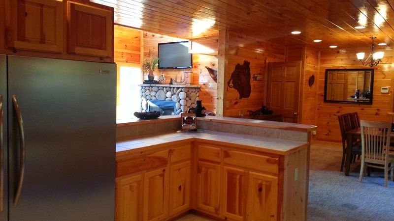 236 Stone Fence Ln, Gatlinburg, TN 37738