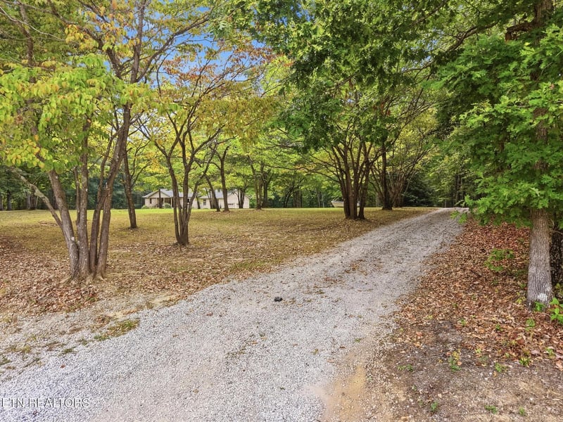 2362 Pow Camp Rd, Crossville, TN 38572