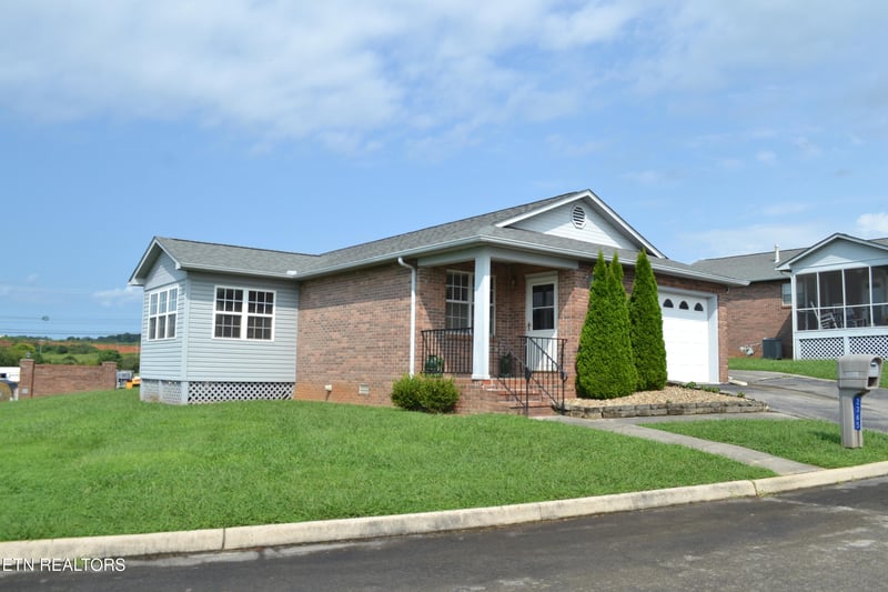 2365 Governors Ct, Maryville, TN 37801
