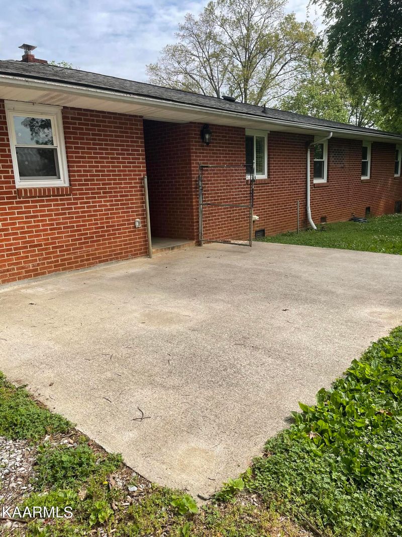 2365 Skyview Dr, Maryville, TN 37803