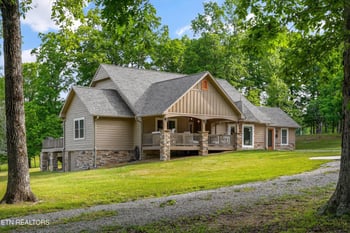 2366 Mayland Rd, Crossville, TN 38571