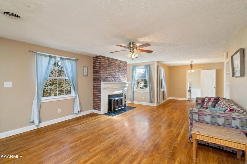 237 Apple Blossom Ln, Morristown, TN 37814