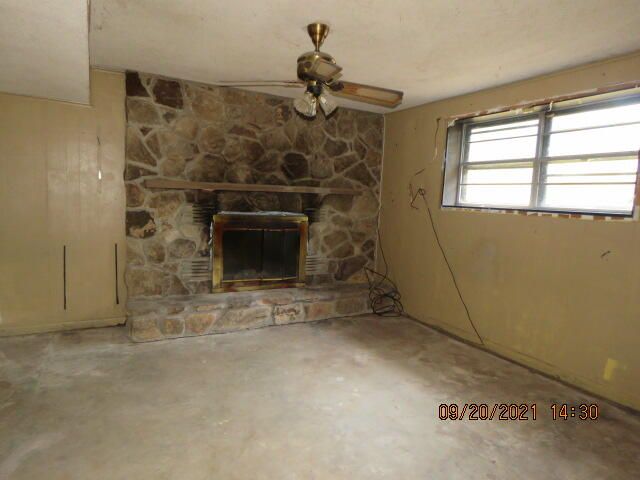 237 Cox Dr, Harriman, TN 37748