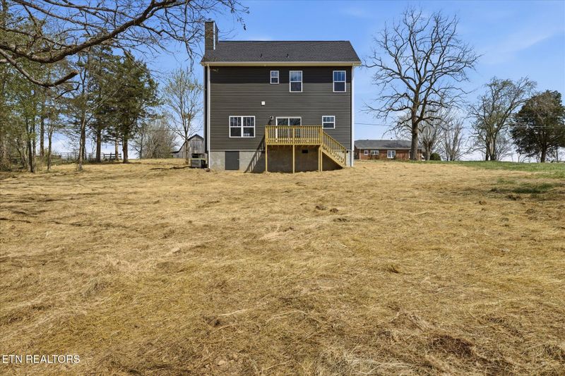 237 Cross Valley Rd, Lafollette, TN 37766