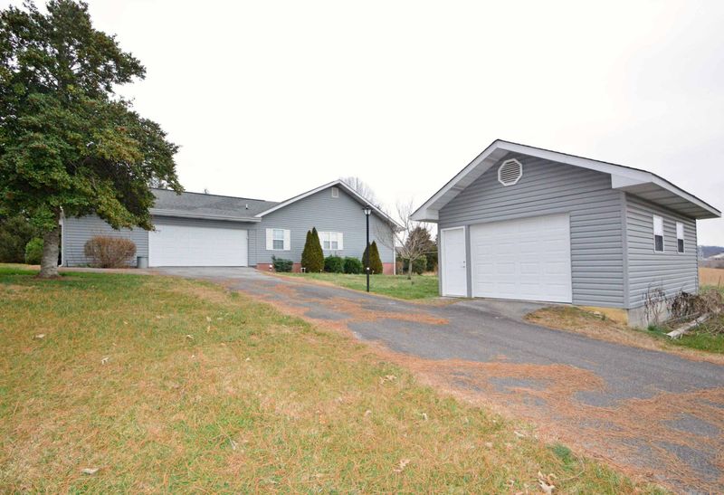 237 E Hardin Ln, Sevierville, TN 37862