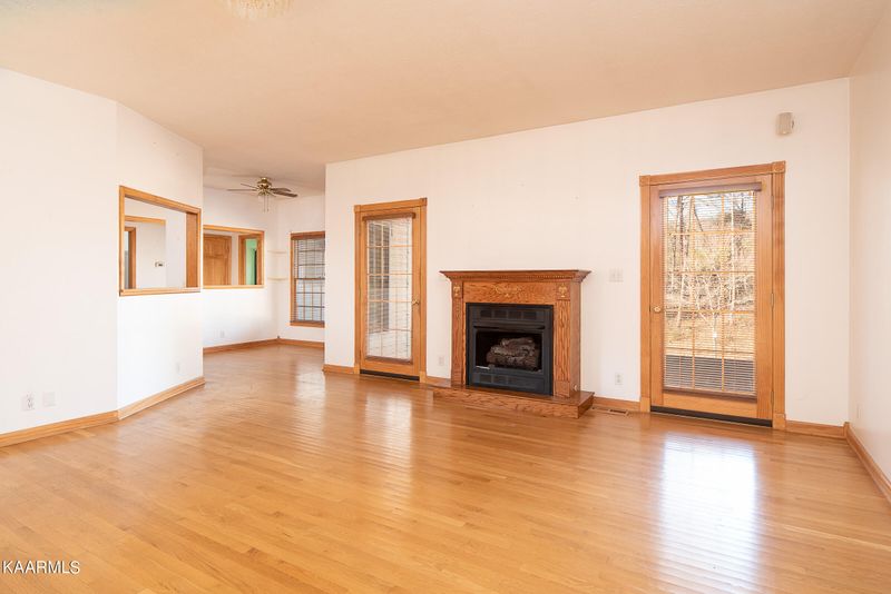 237 Foxfire Ln, Kingston, TN 37763