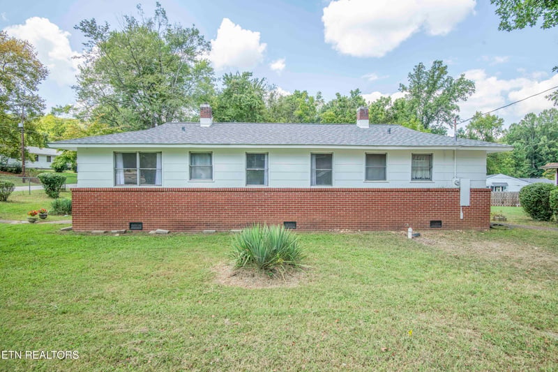 237 S Dillard Ave, Oak Ridge, TN 37830