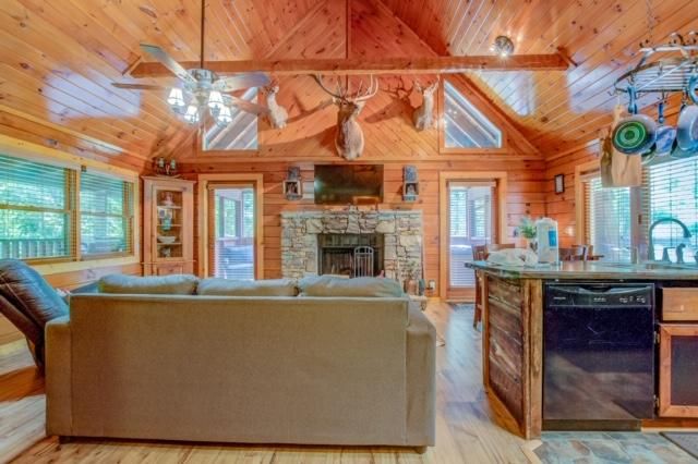 2375 Misty Ln, Sevierville, TN 37876