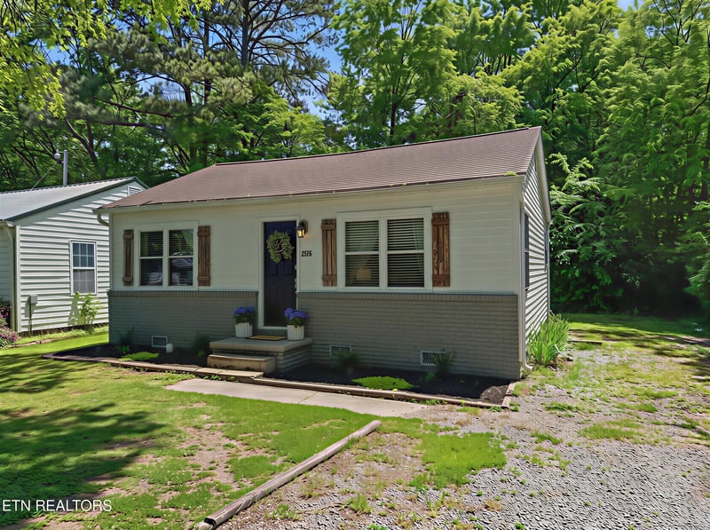 2376 Pennsylvania Ave, Maryville, TN 37804