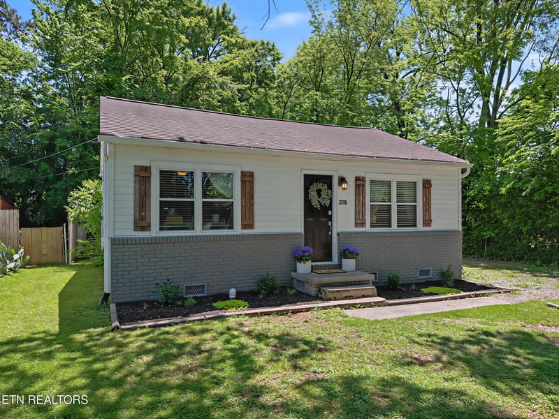 2376 Pennsylvania Ave, Maryville, TN 37804
