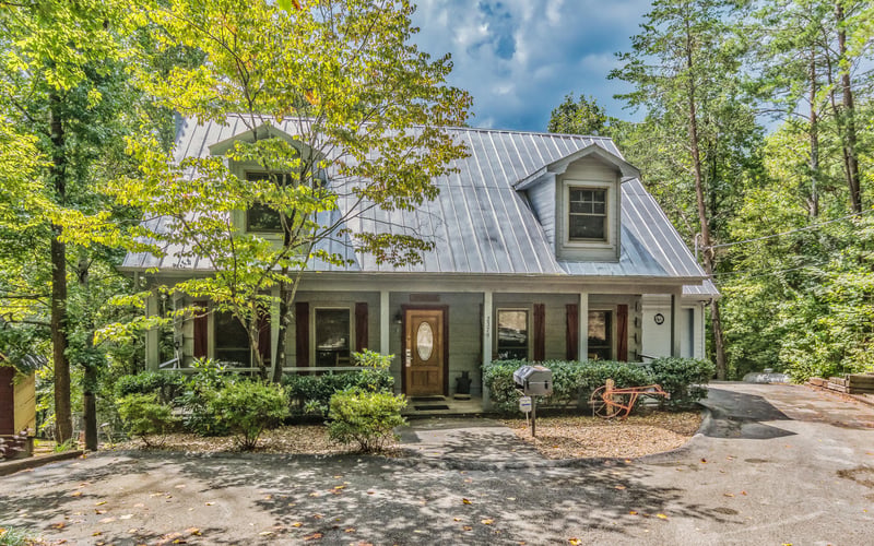2379 Misty Ln, Sevierville, TN 37876