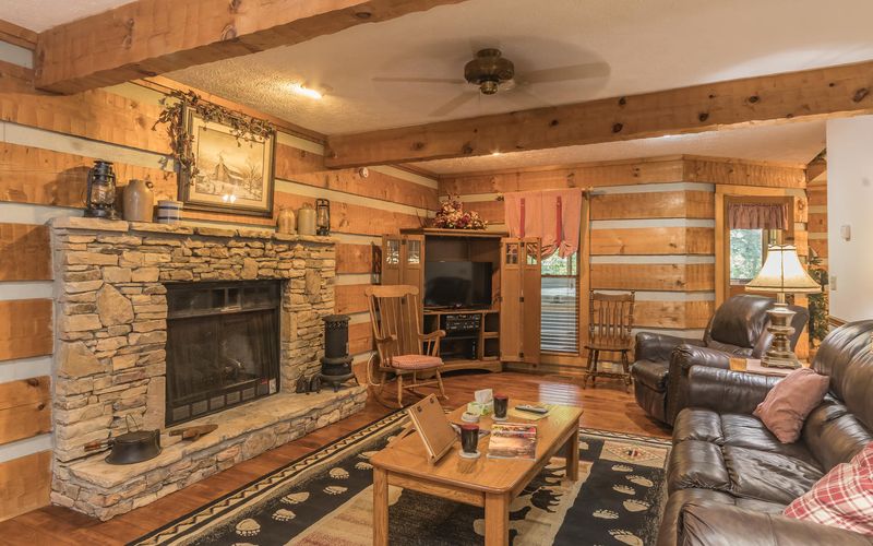 2379 Misty Ln, Sevierville, TN 37876