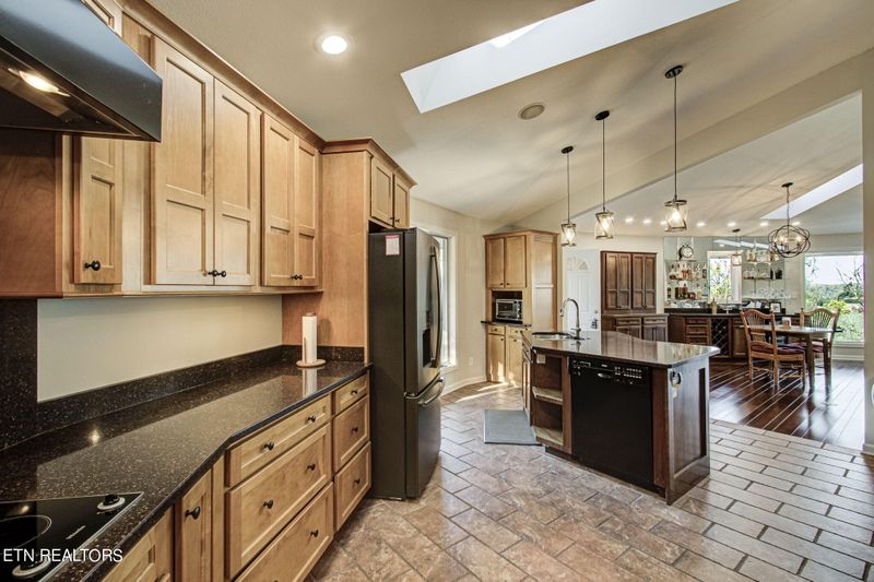 238 Chahyga Cir, Loudon, TN 37774