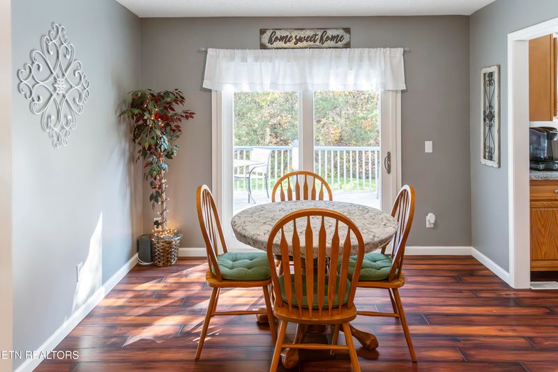 238 Dry Valley Rd, Thorn Hill, TN 37881