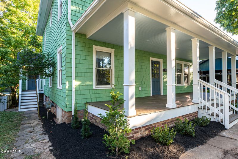 238 E Oklahoma Ave, Knoxville, TN 37917