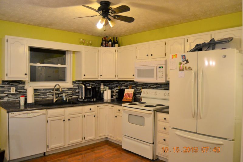 238 Graves Hollow Rd, Maynardville, TN 37807