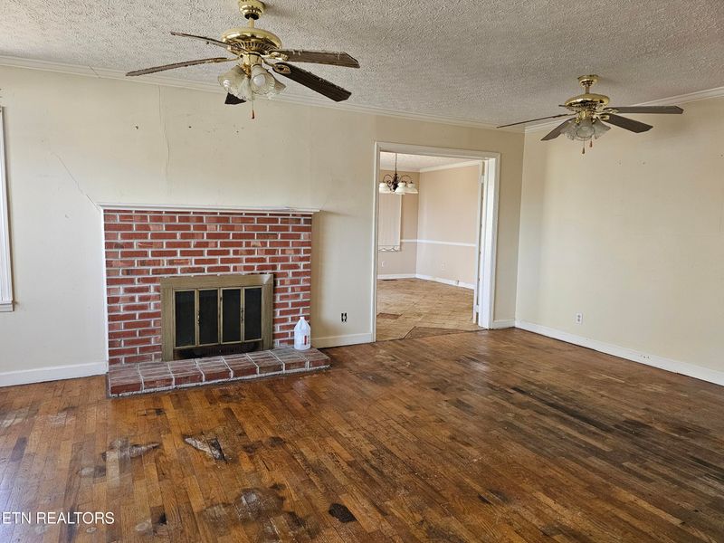 238 Harding Rd, Harriman, TN 37748