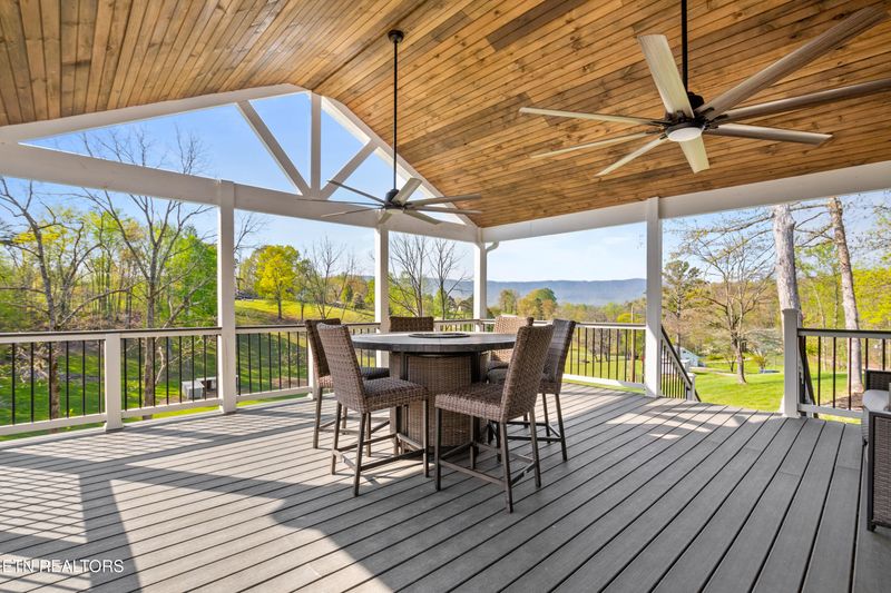 238 Mac Ivey Ln, Lafollette, TN 37766