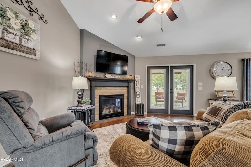 238 S Pitner Rd, Seymour, TN 37865