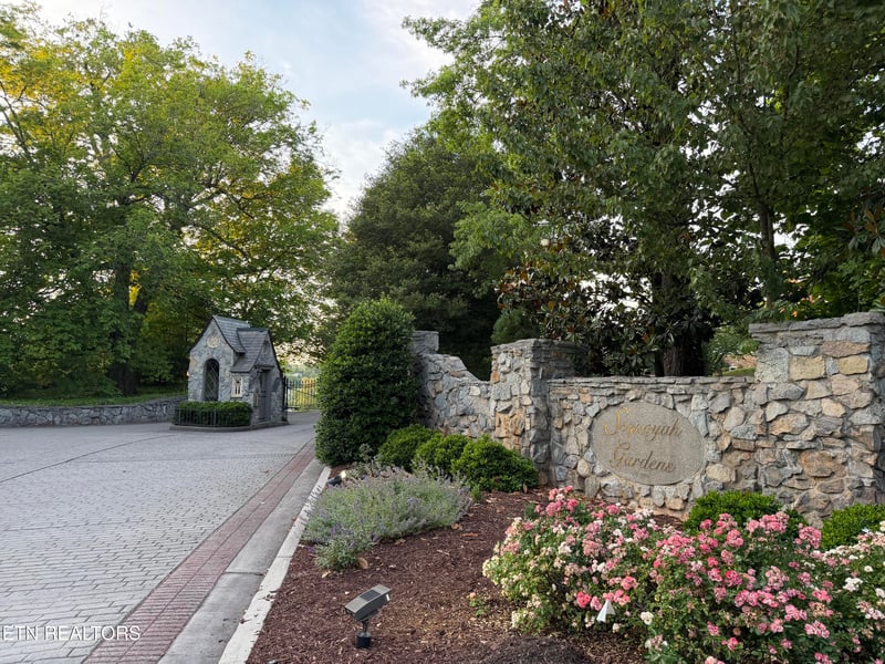 238 Sequoyah Gardens Way, Knoxville, TN 37919