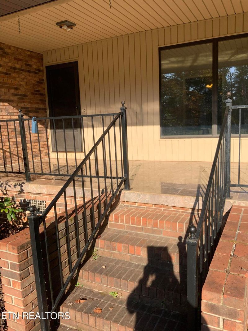 238 Westshore South Dr, Harriman, TN 37748