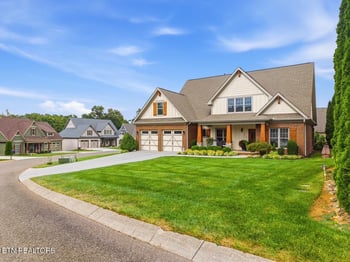 2381 Misty Mountain Cir, Knoxville, TN 37932
