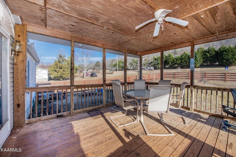 2382 River Rd, Kingston, TN 37763