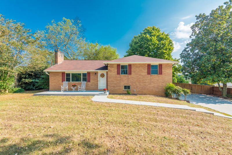2384 Ford Rd, Lenoir City, TN 37772