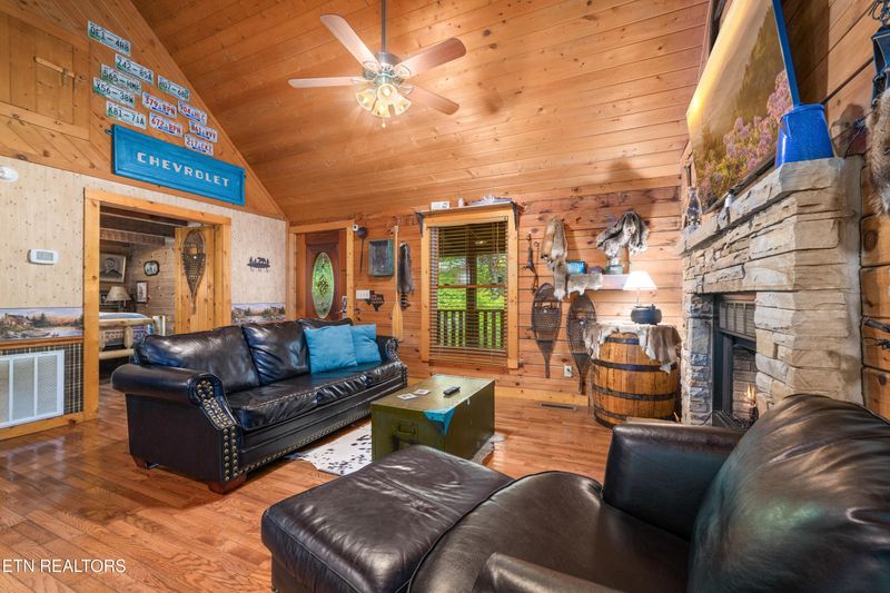 2389 Misty Ln, Sevierville, TN 37876