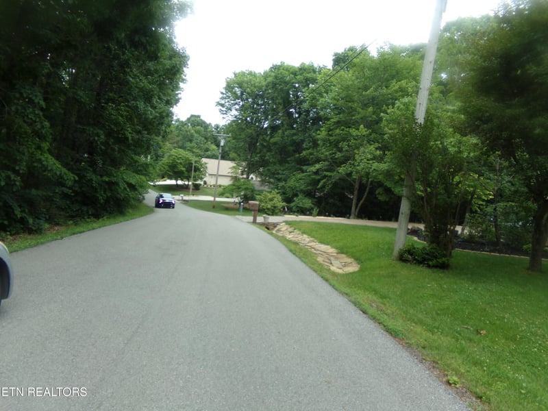 239 Amherst Ln, Crossville, TN 38558