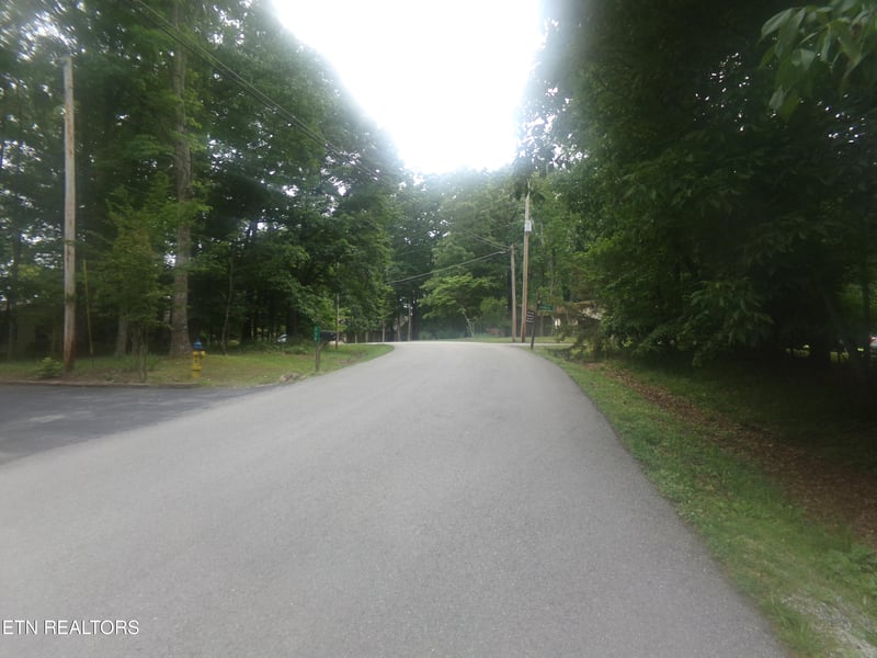 239 Amherst Ln, Crossville, TN 38558