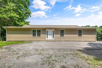 239 Carroll Hollow Rd, Clinton, TN 37716