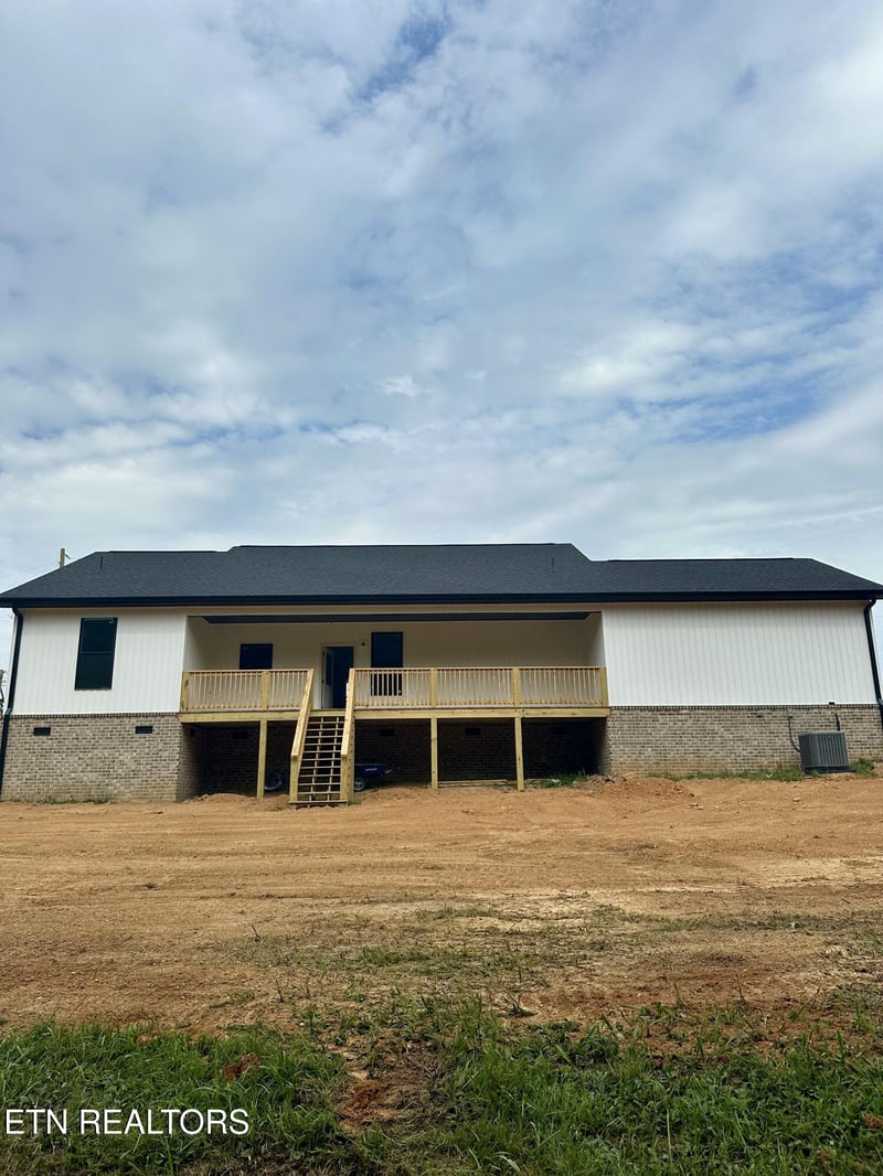 239 Thorngrove Pike, Kodak, TN 37764