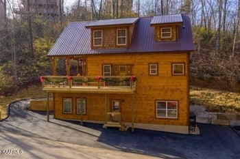 2390 Alpine Village Way, Pigeon Forge, TN 37863