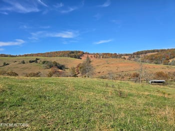 2391 Hogskin Rd, Washburn, TN 37888