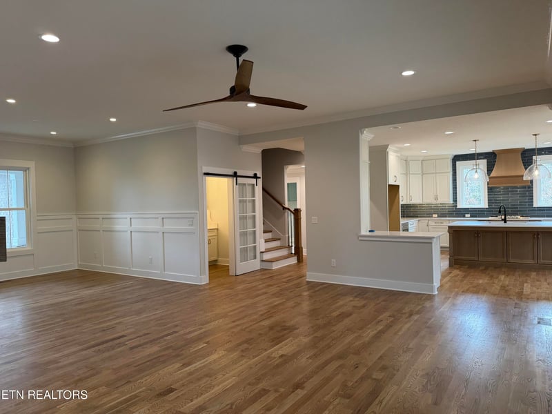 2397 W Port Dr, Lenoir City, TN 37772